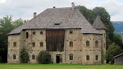 Blick auf Schloss Pöllan